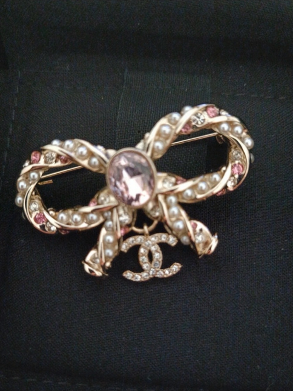 CHANEL Gold-Tone Bow Brooch with Pink Crystal and Pearls - NWOT - with box - Picture 2 of 7